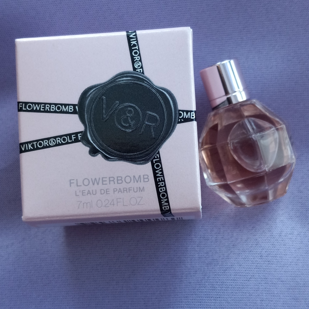 FlowerBomb Perfume